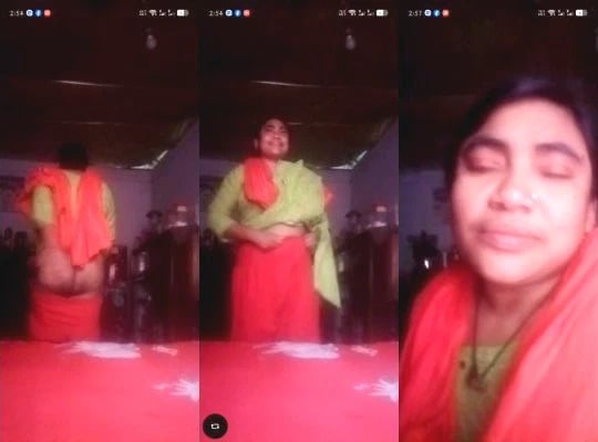 Desi Bhabhi Shows Nude Body on VC Part 1 Viral Video